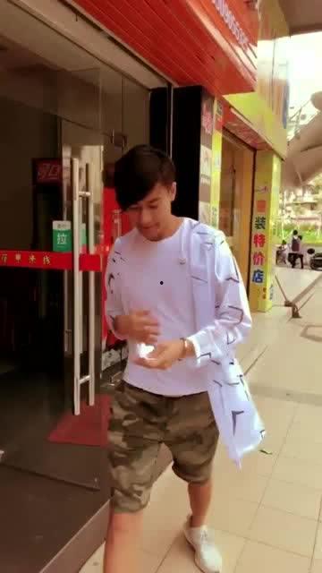 上课吃面搞笑视频,吃面视频笑翻众人