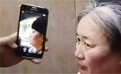 没脸老太太视频,揭秘“没脸老太太”视频背后的故事